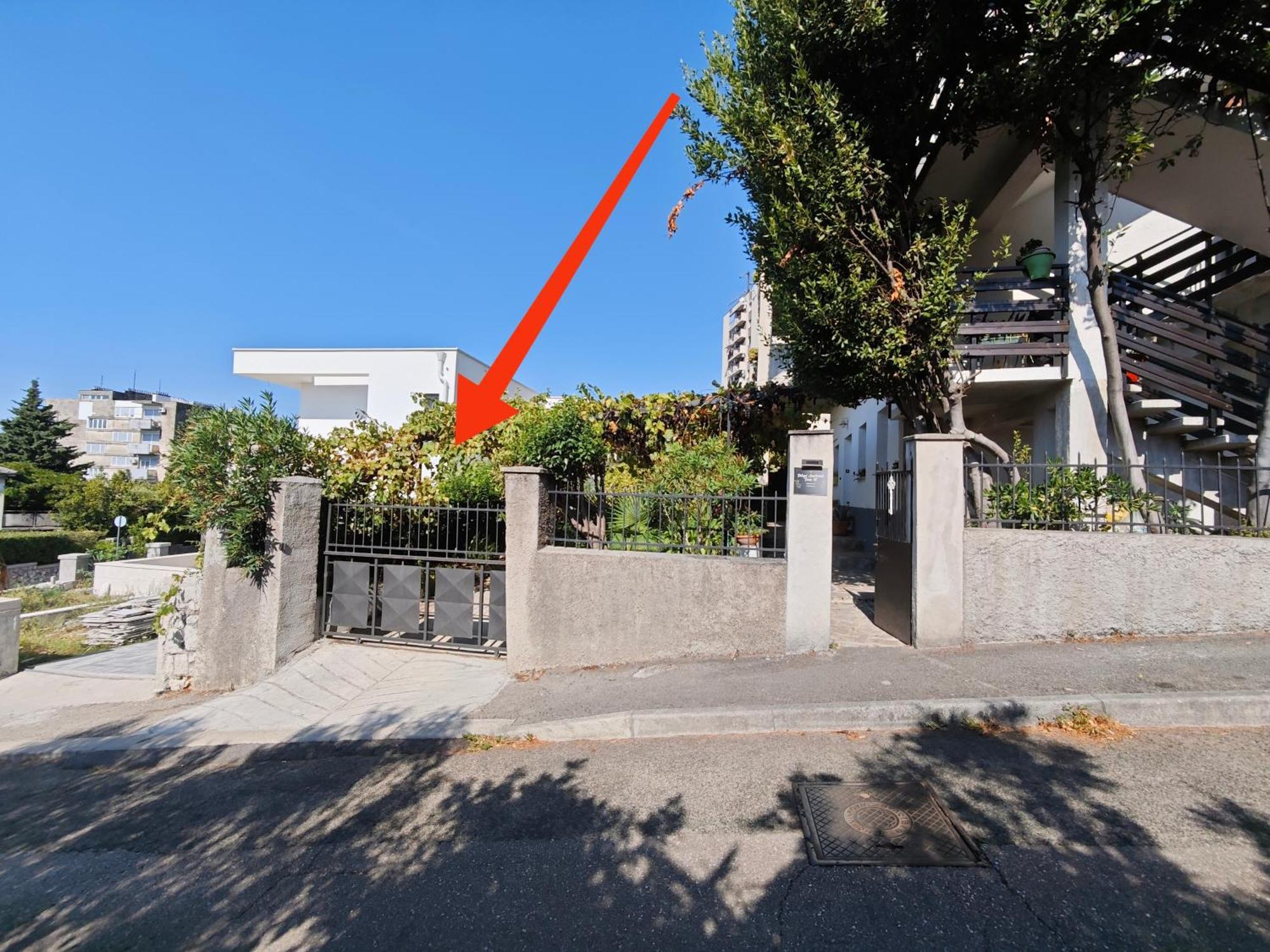 Apartment Deluxe And 